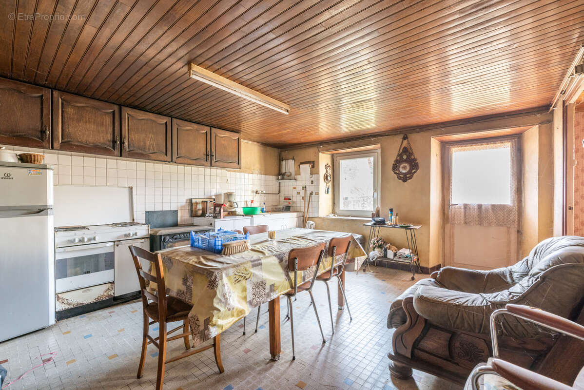 Maison à SAINT-JEAN-D'AUBRIGOUX