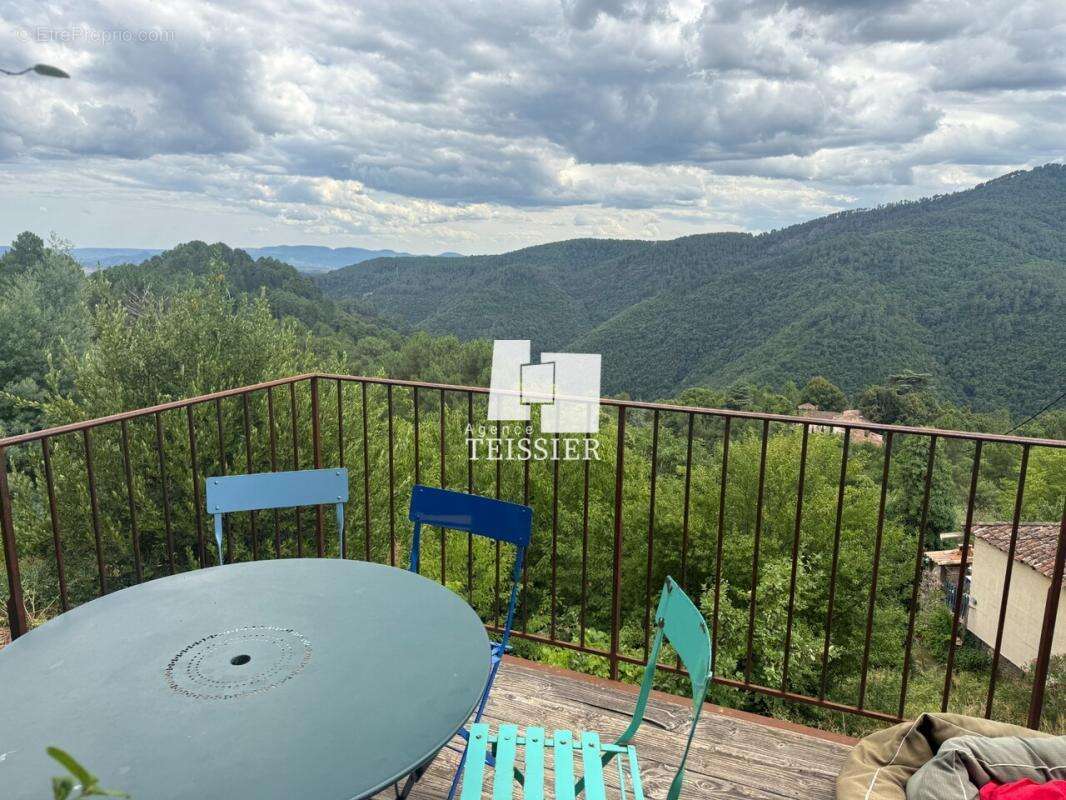 Maison à SAINT-MELANY