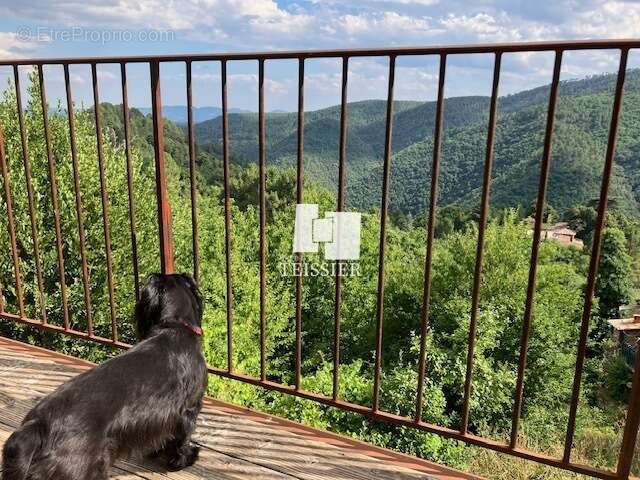 Maison à SAINT-MELANY