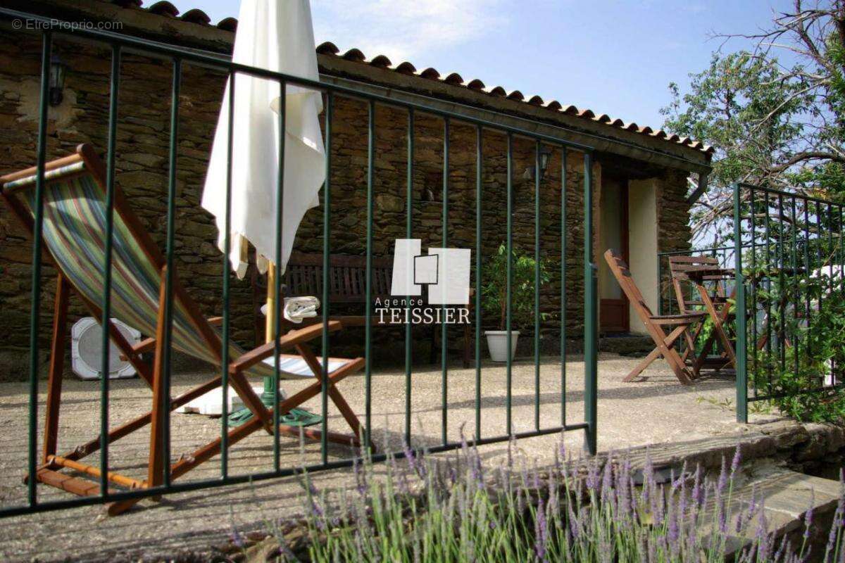 Maison à SAINT-MELANY