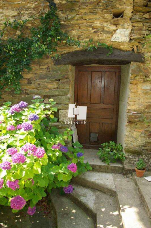 Maison à SAINT-MELANY