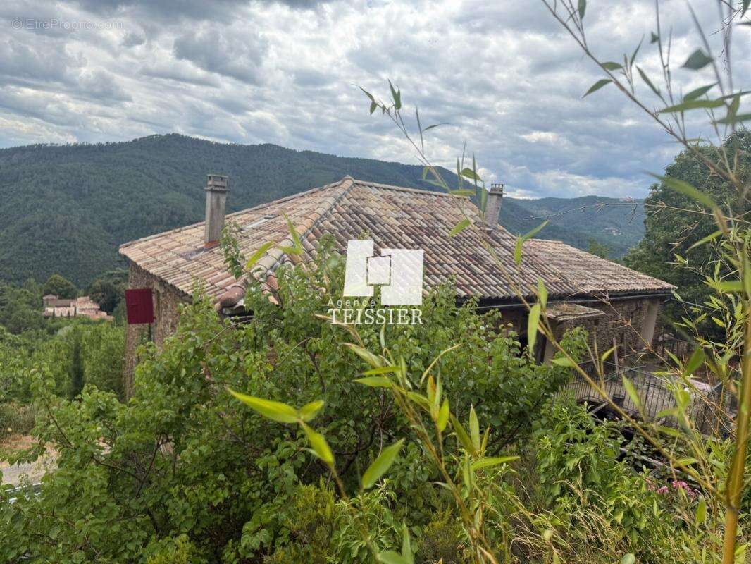 Maison à SAINT-MELANY