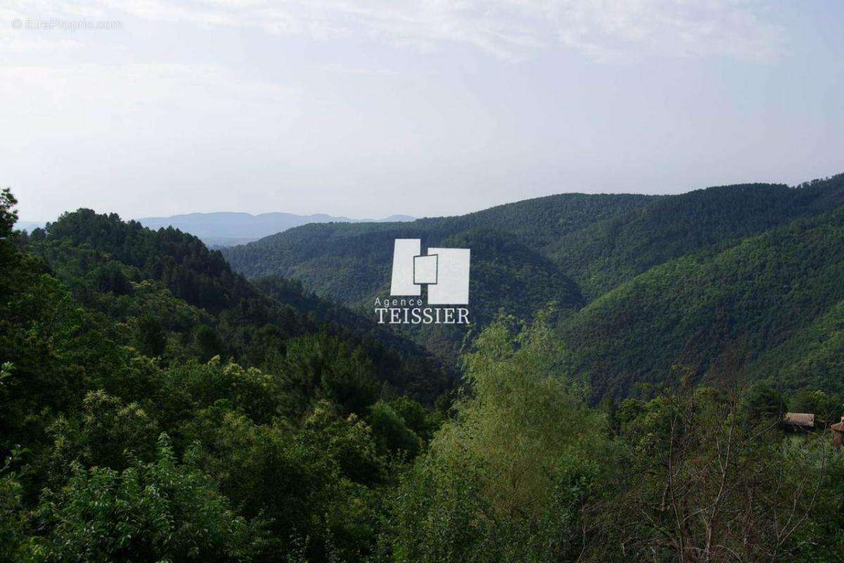 Maison à SAINT-MELANY