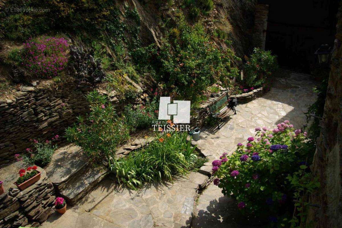 Maison à SAINT-MELANY