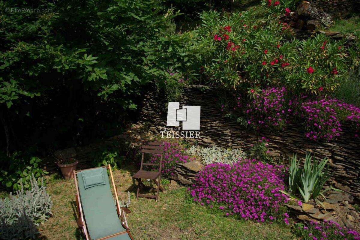 Maison à SAINT-MELANY