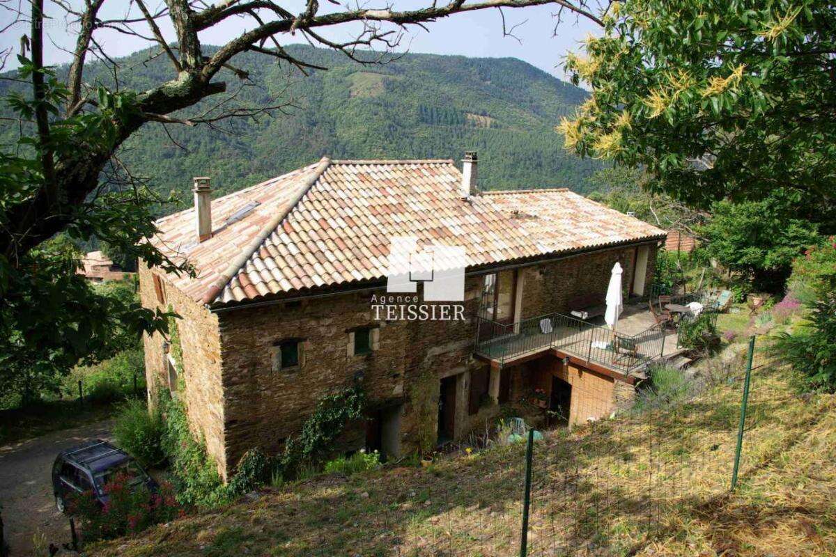 Maison à SAINT-MELANY