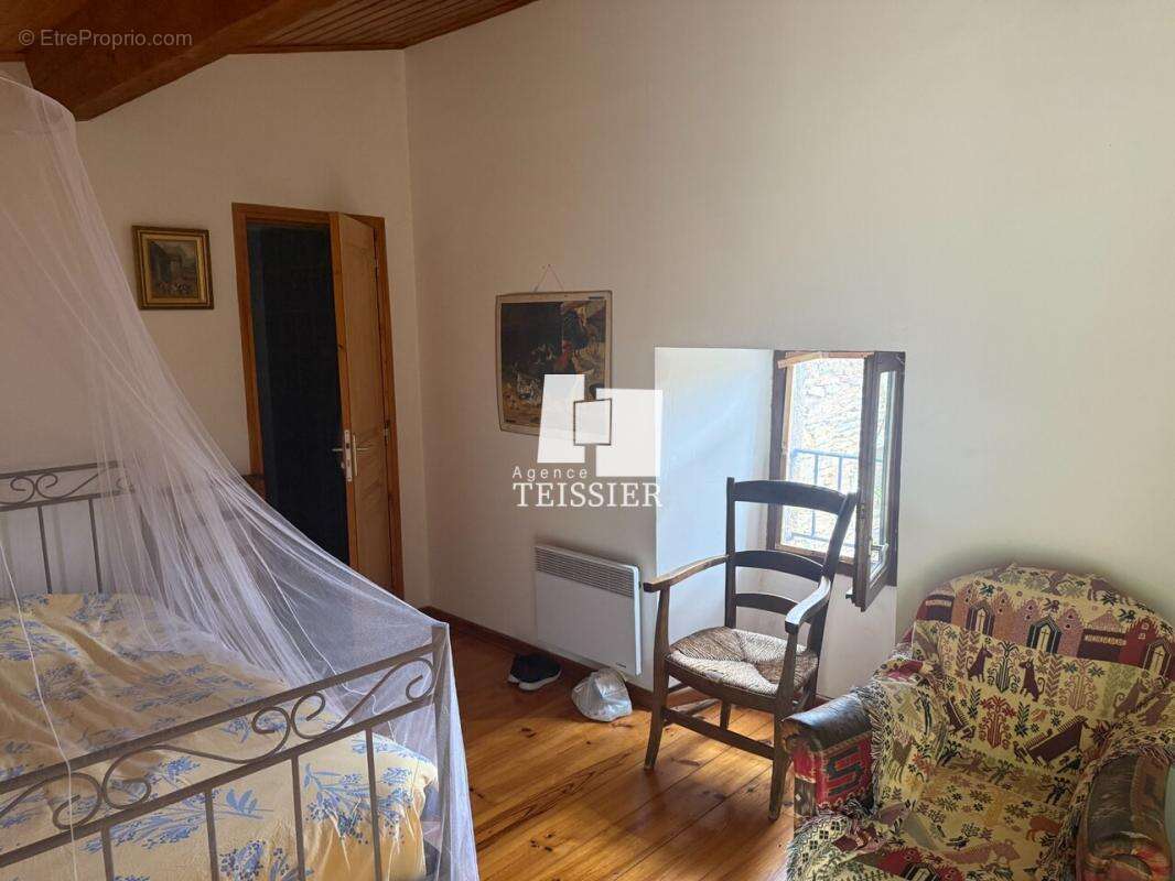 Maison à SAINT-MELANY