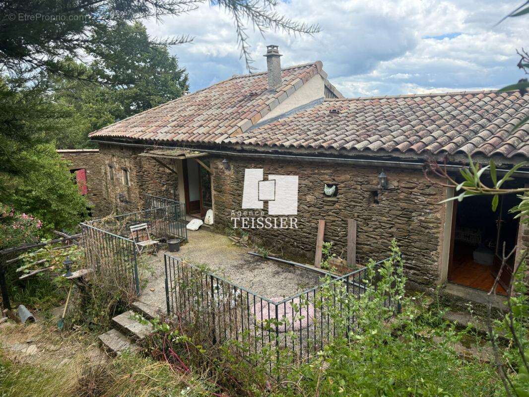 Maison à SAINT-MELANY