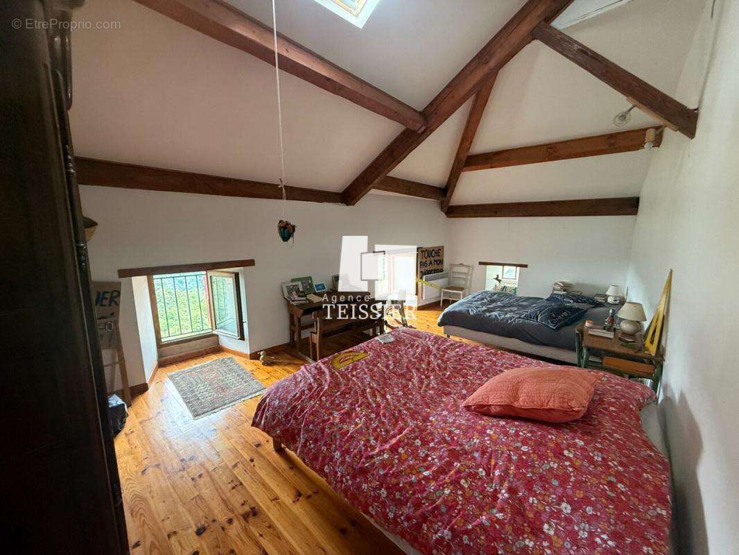 Maison à SAINT-MELANY