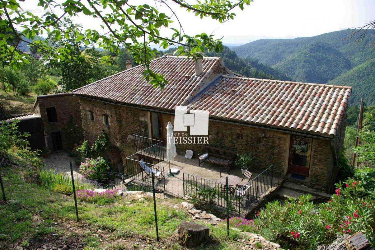 Maison à SAINT-MELANY