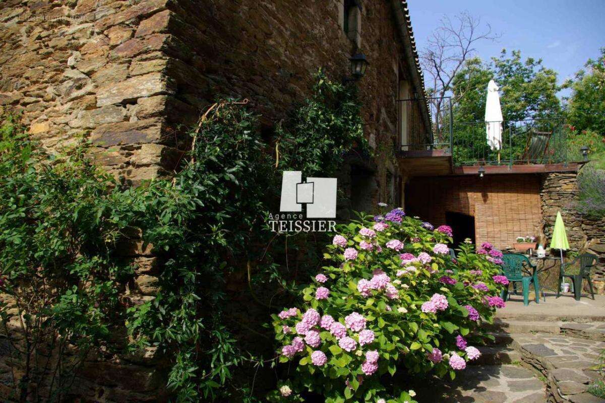 Maison à SAINT-MELANY