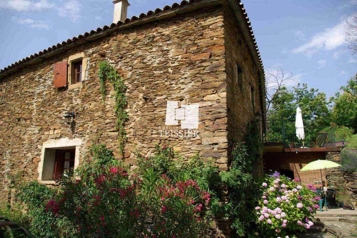 Maison à SAINT-MELANY