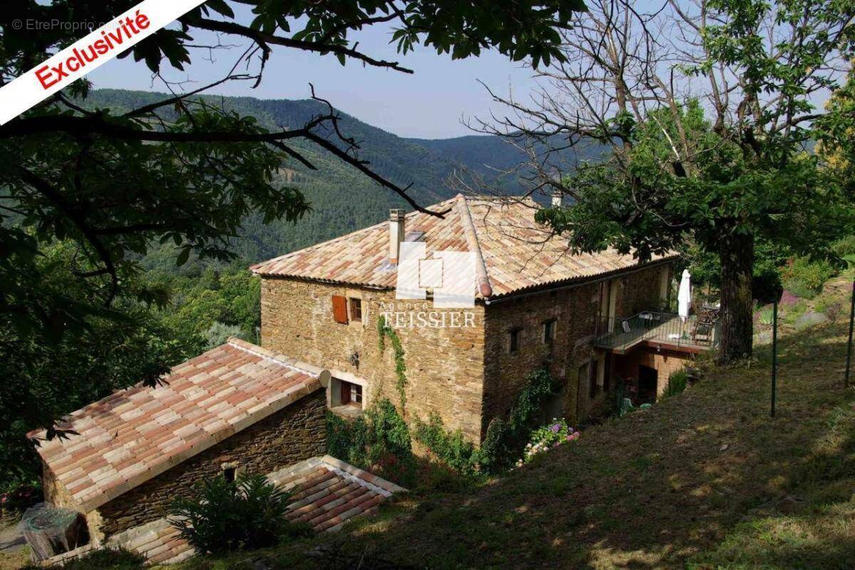 Maison à SAINT-MELANY