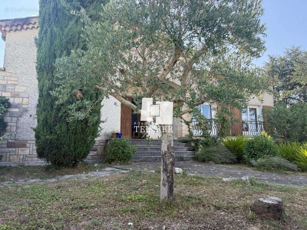 Maison à BERRIAS-ET-CASTELJAU