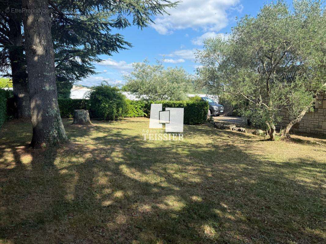 Maison à BERRIAS-ET-CASTELJAU