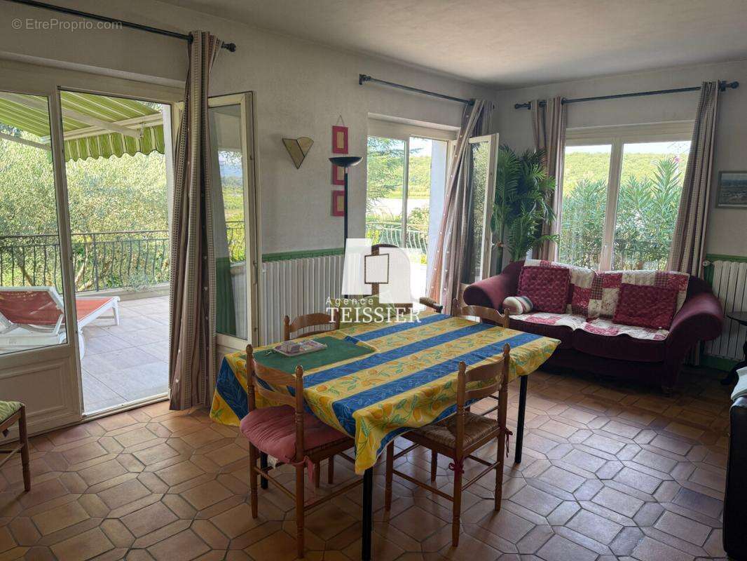 Maison à BERRIAS-ET-CASTELJAU