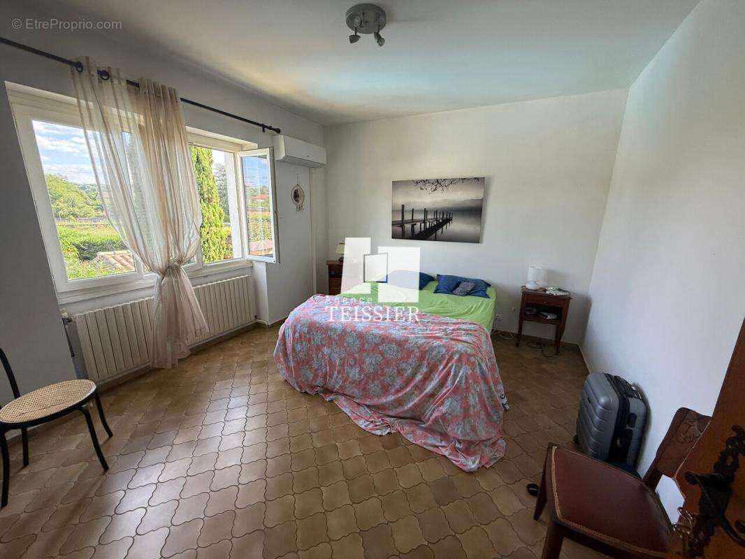 Maison à BERRIAS-ET-CASTELJAU