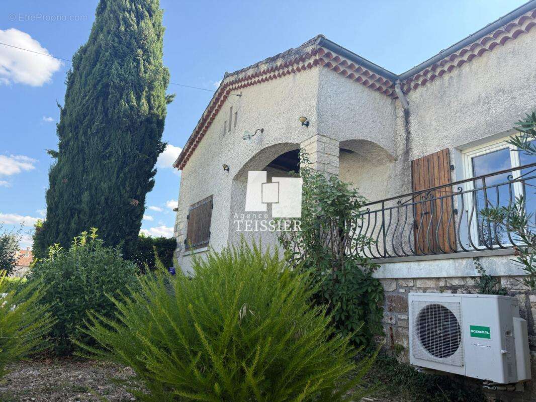 Maison à BERRIAS-ET-CASTELJAU