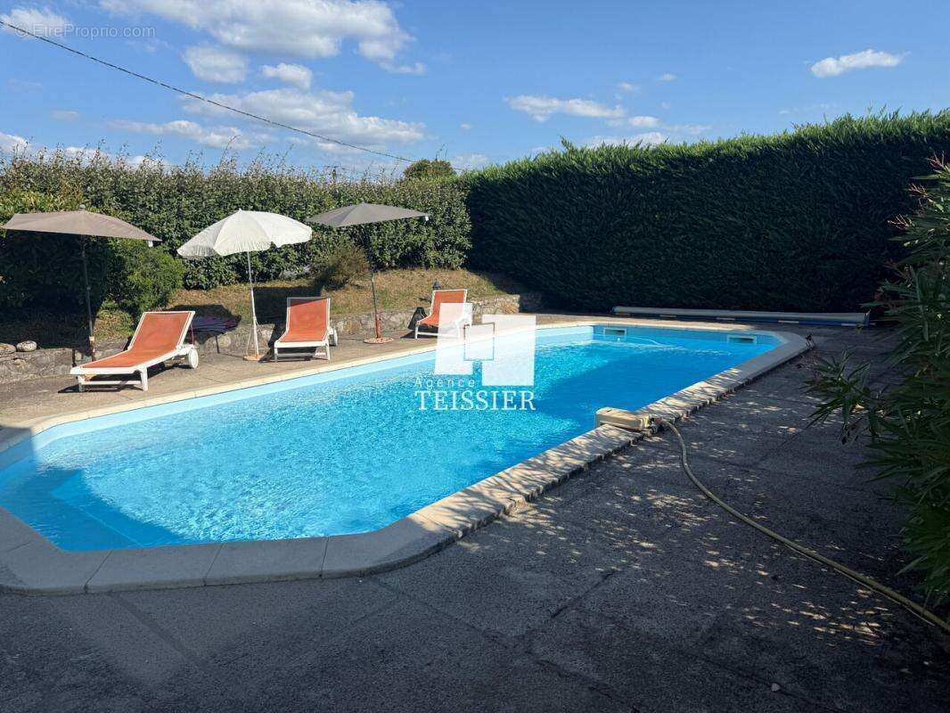 Maison à BERRIAS-ET-CASTELJAU