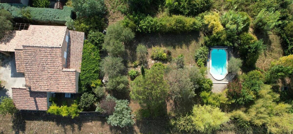 Maison à LABLACHERE