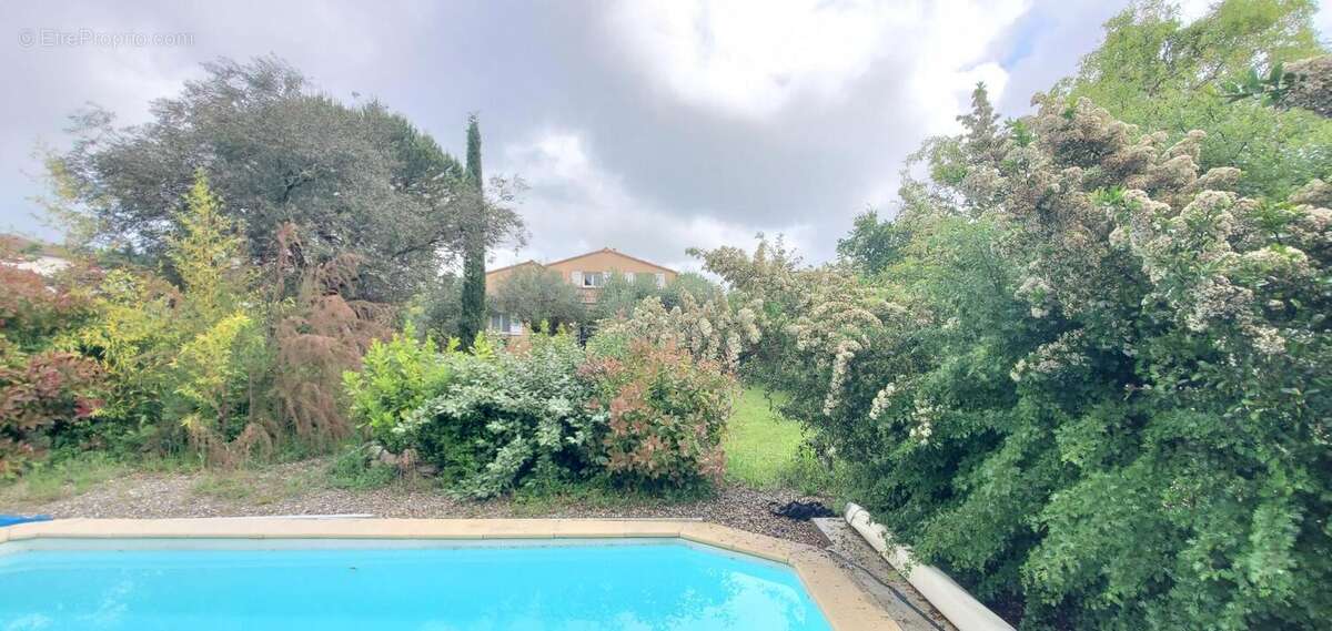 Maison à LABLACHERE