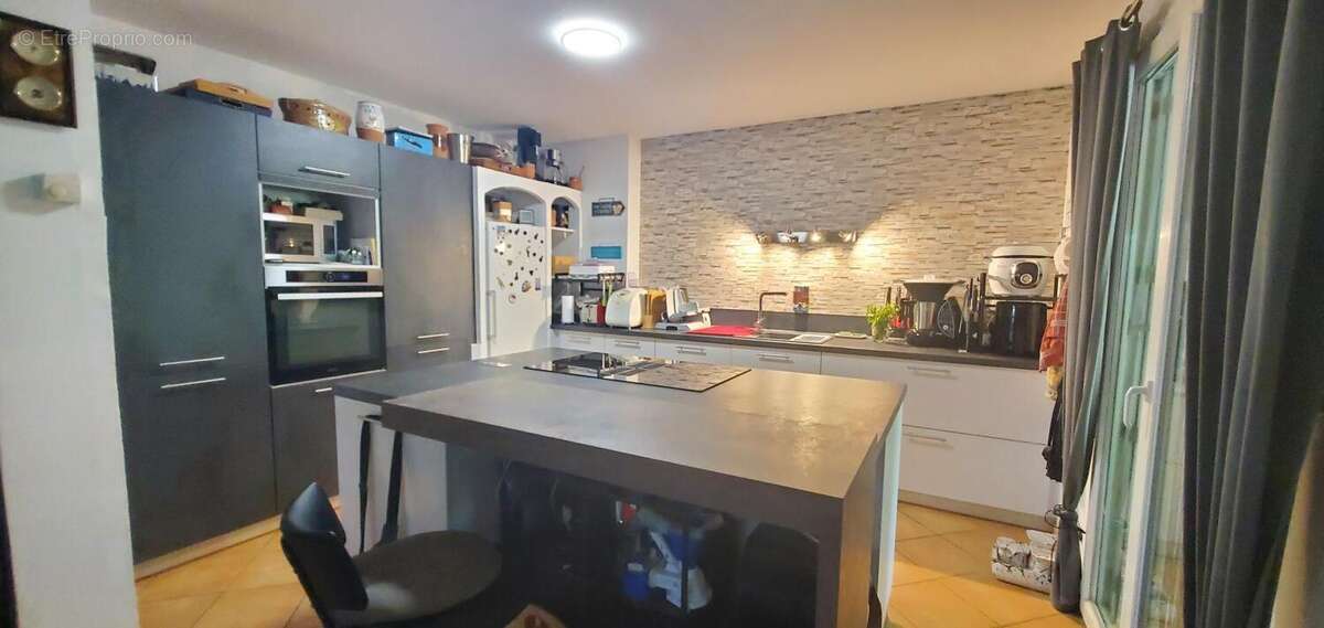 Maison à LABLACHERE