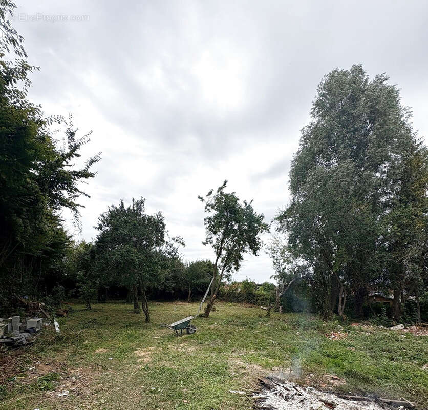 Terrain à LABEUVRIERE