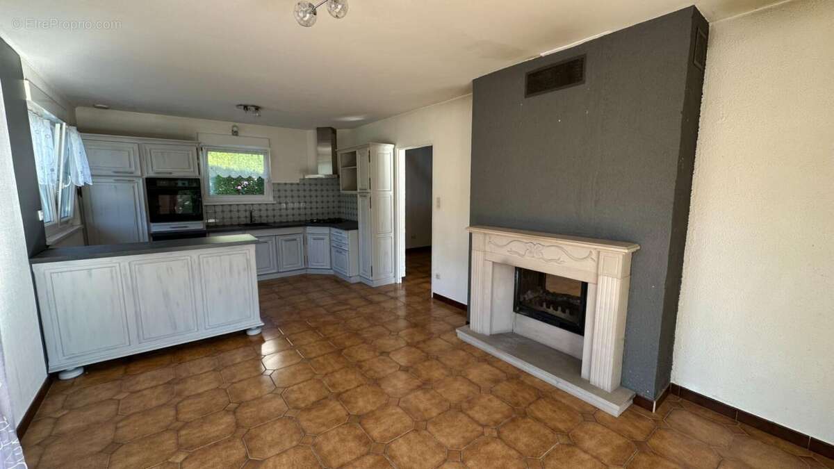 Maison à PONT-DE-ROIDE