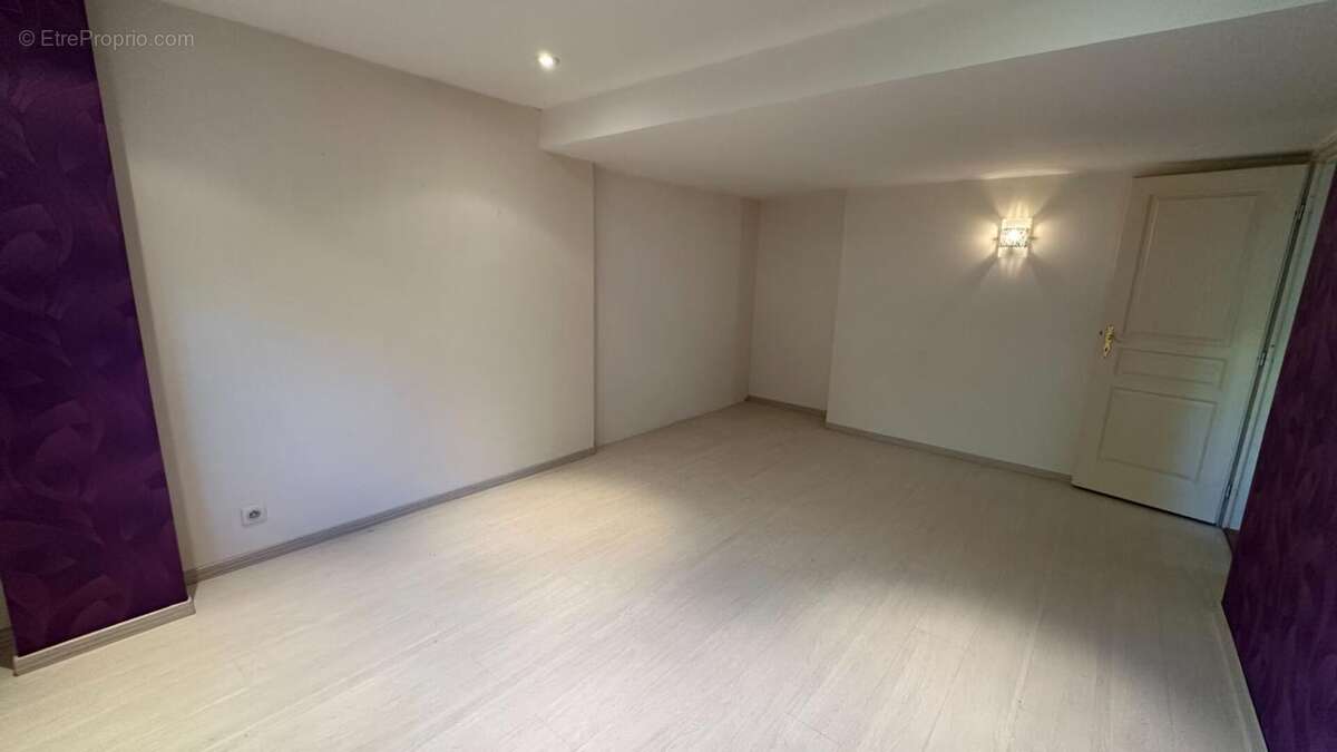 Maison à PONT-DE-ROIDE