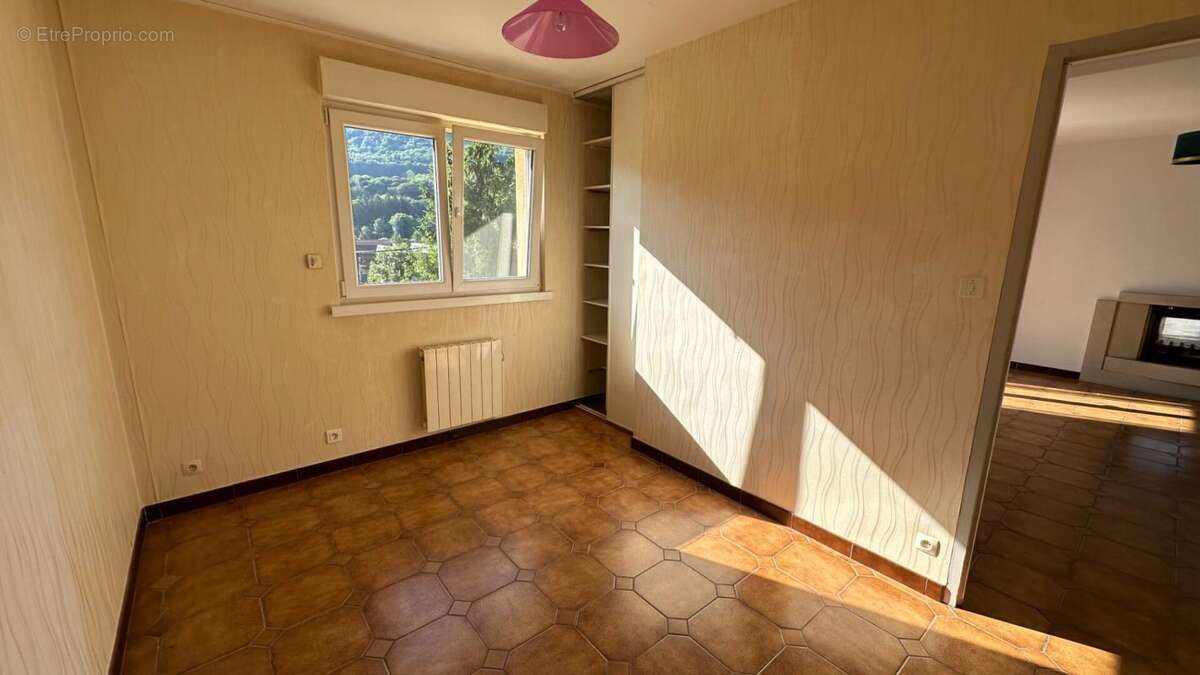 Maison à PONT-DE-ROIDE