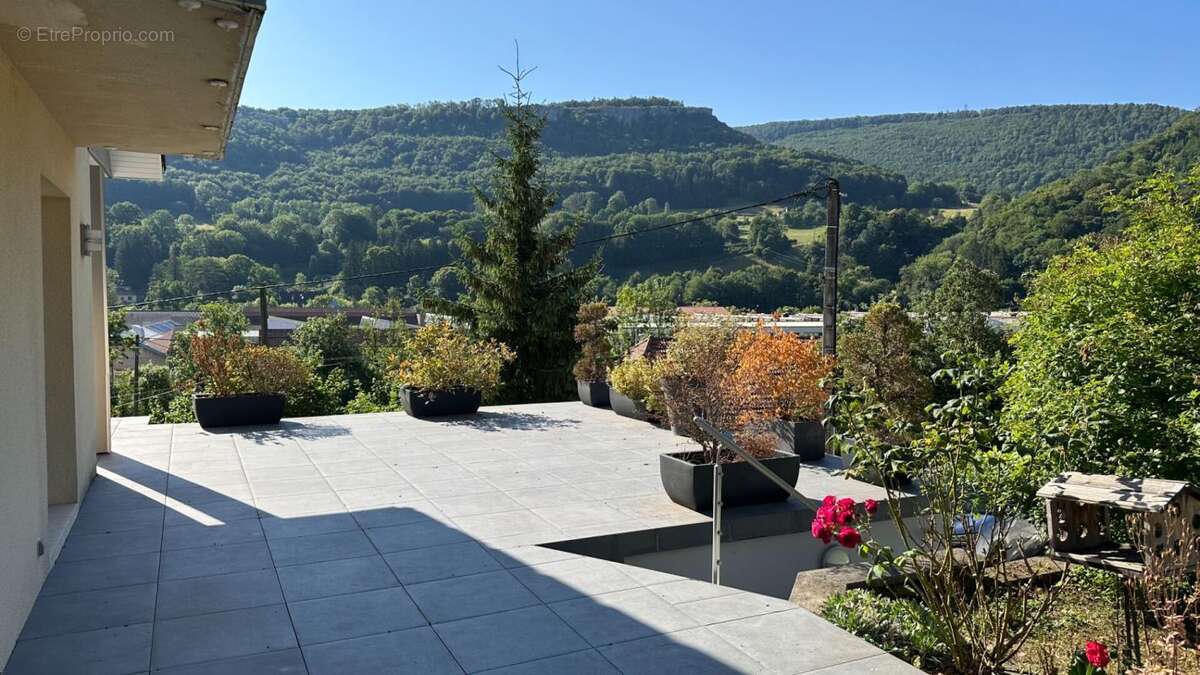 Maison à PONT-DE-ROIDE