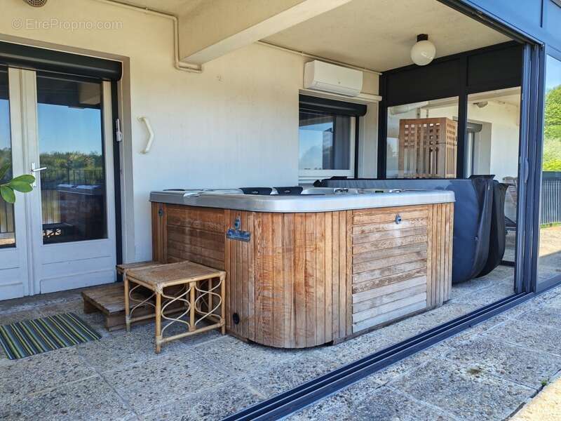 Maison à SAINT-JEAN-DE-BLAIGNAC