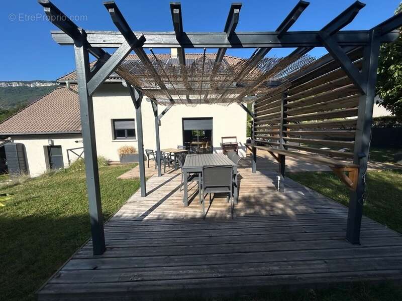 Maison à BRISON-SAINT-INNOCENT