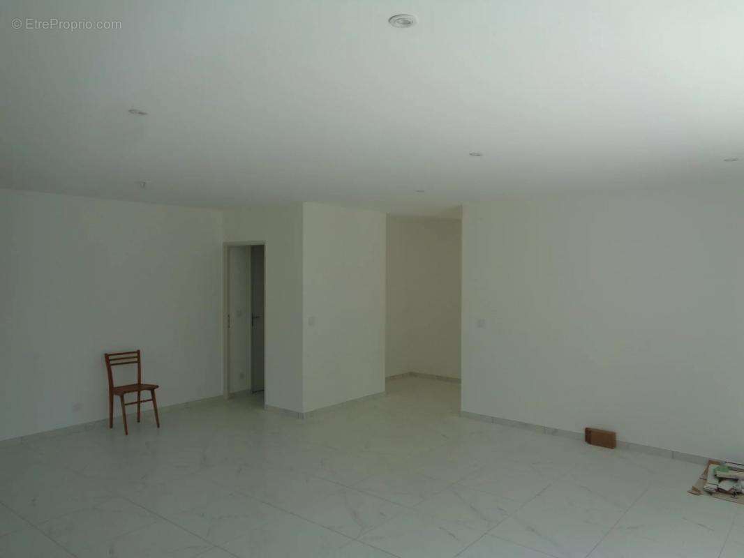 Maison à CHAMPAGNE-ET-FONTAINE