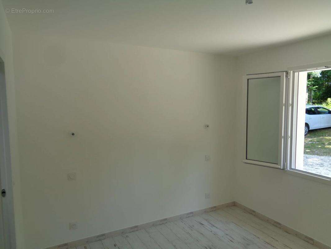 Maison à CHAMPAGNE-ET-FONTAINE