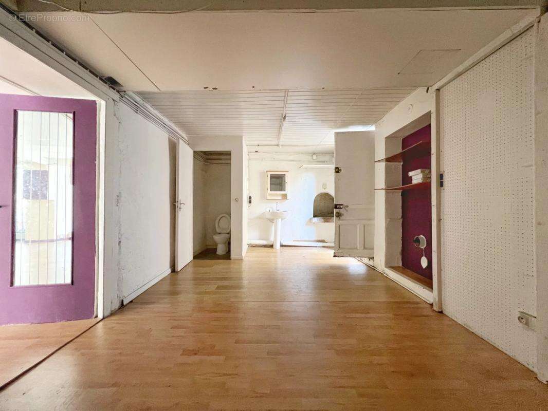 Commerce à LE PONT-DE-BEAUVOISIN