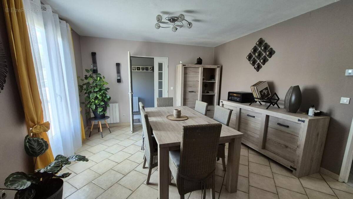 Maison à CERANS-FOULLETOURTE