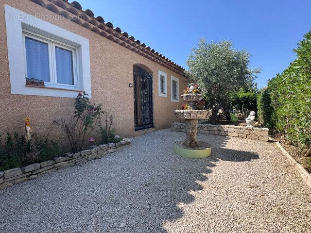 Maison à PEYROLLES-EN-PROVENCE