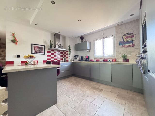 Maison à PEYROLLES-EN-PROVENCE