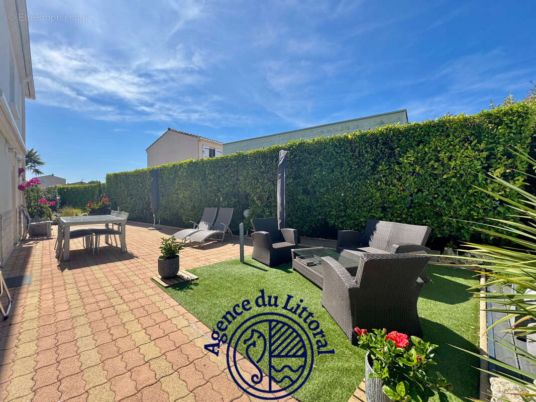 Maison à VAUX-SUR-MER