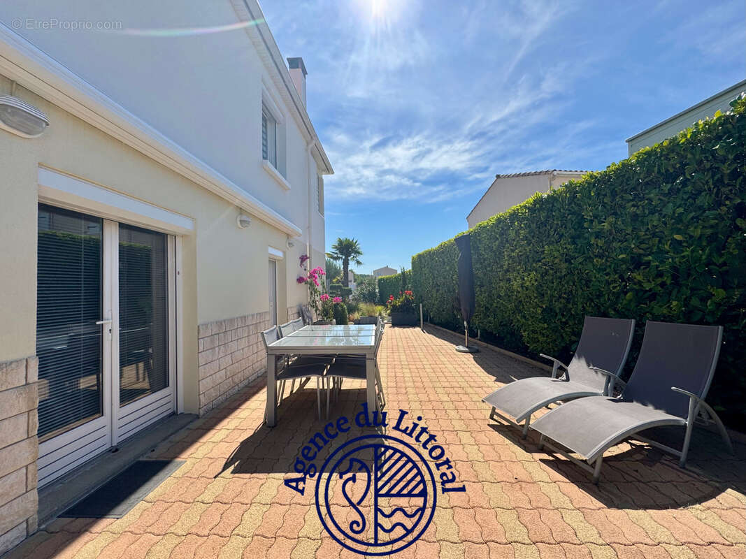 Maison à VAUX-SUR-MER