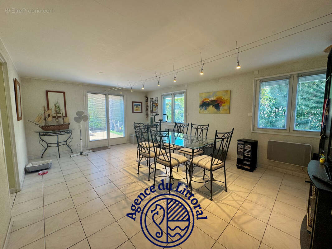 Maison à VAUX-SUR-MER