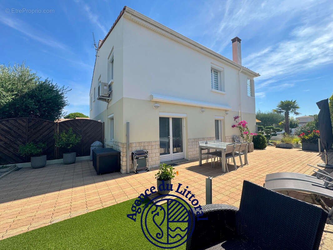 Maison à VAUX-SUR-MER