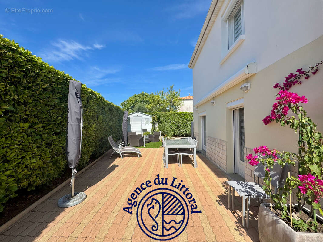 Maison à VAUX-SUR-MER