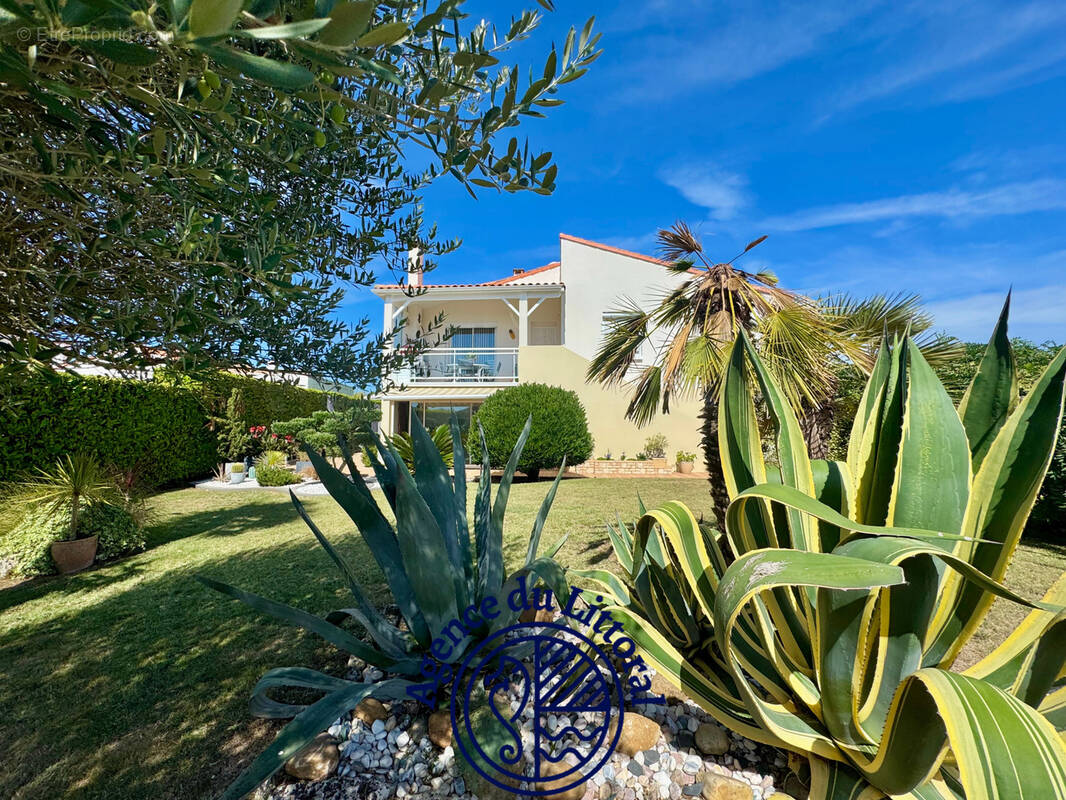 Maison à VAUX-SUR-MER
