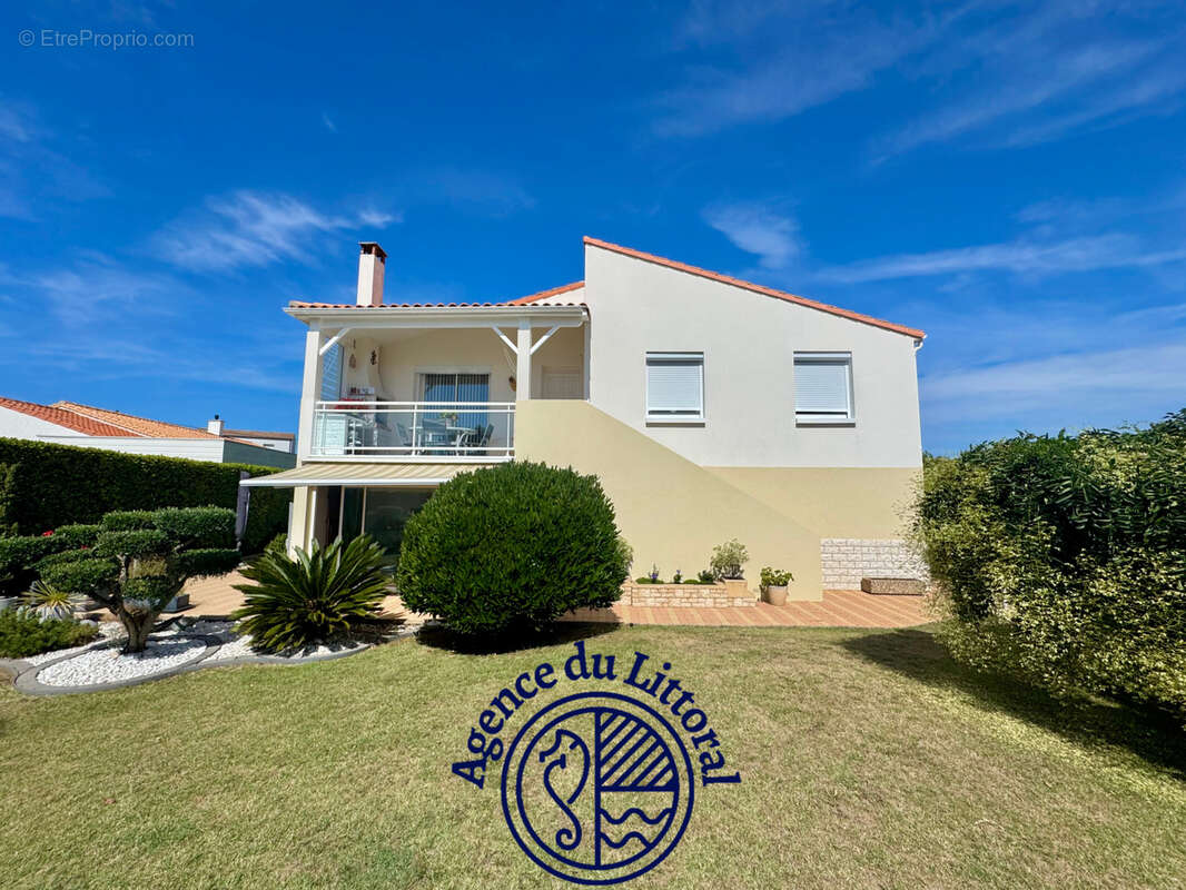 Maison à VAUX-SUR-MER