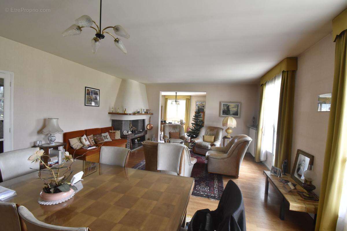 Maison à COSNE-COURS-SUR-LOIRE