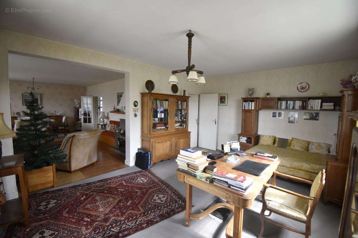 Maison à COSNE-COURS-SUR-LOIRE