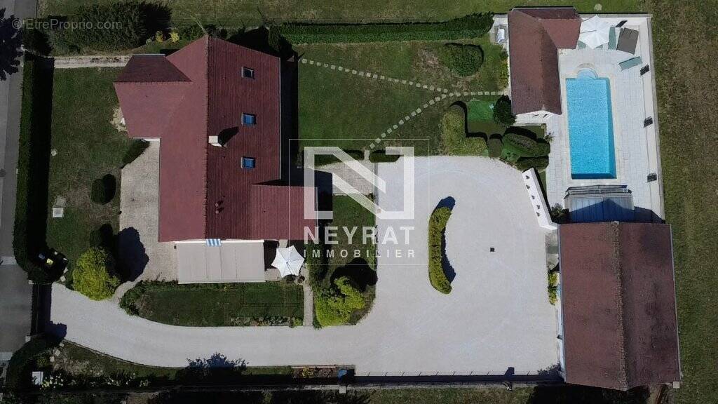 Maison à PIERRE-DE-BRESSE