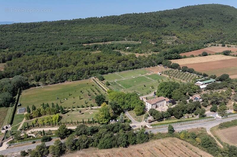 Maison à FOX-AMPHOUX